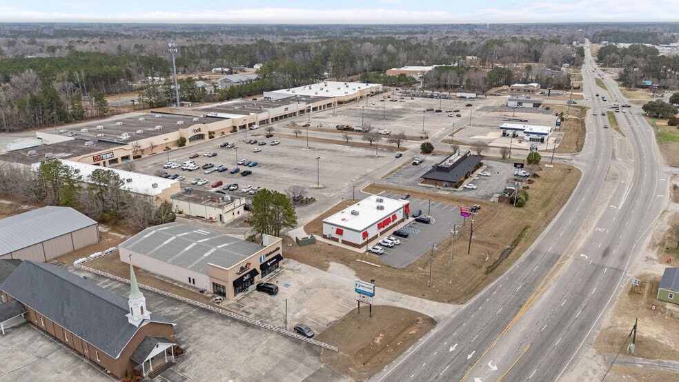 More Photos Of 1840 S Madison St, Whiteville Freestanding For Lease