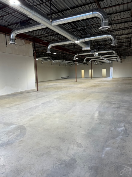 More Photos Of 9505 Viscount Blvd, El Paso Unknown For Lease