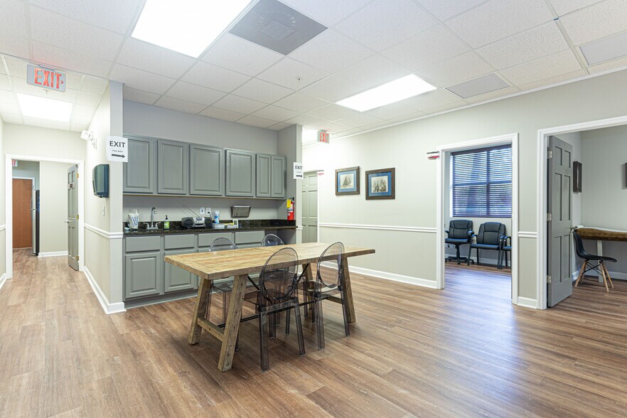 More Photos Of 12959 Palms West Dr, Loxahatchee Medical For Sale