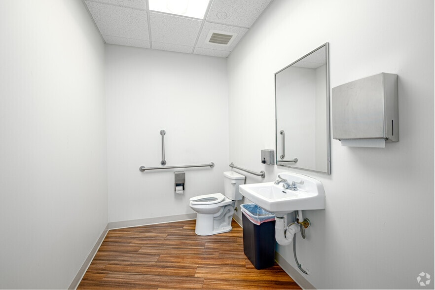 More Photos Of 6020 Meadowridge Center Dr, Elkridge Medical For Lease