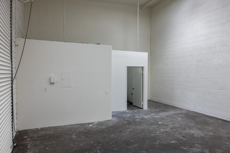 More Photos Of 3015 N Durfee Ave, El Monte Service For Lease