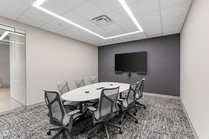 More Photos Of 10 River Park Plz, Saint Paul Office For Lease