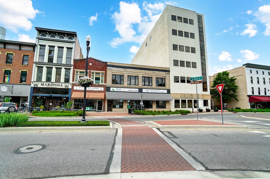 More Photos Of 9-11 N 3rd St, Newark Office For Lease