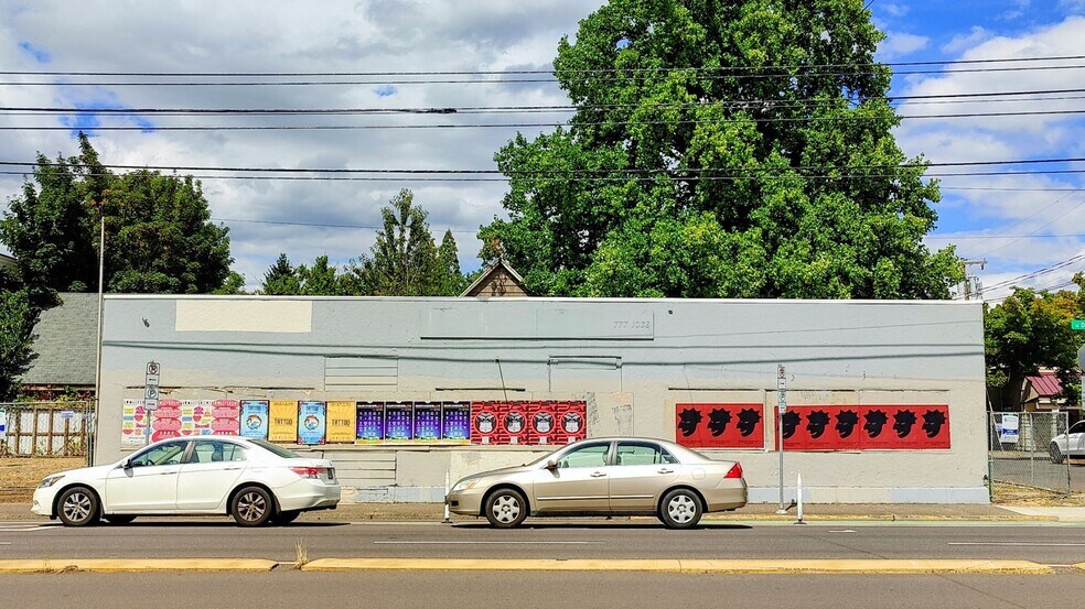 More Photos Of 8827 SE Division St, Portland Freestanding For Sale