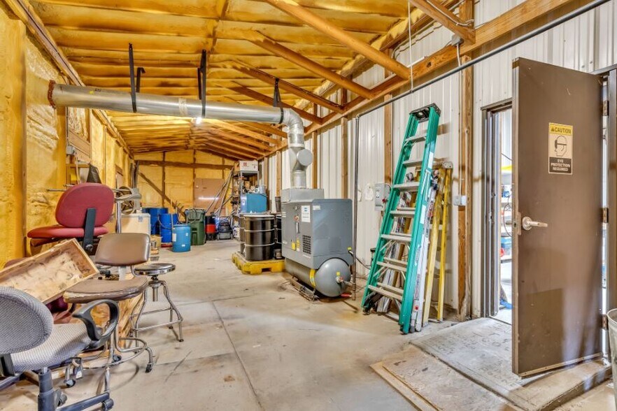 More Photos Of 106 Tennsco Dr, Dickson Warehouse For Sale