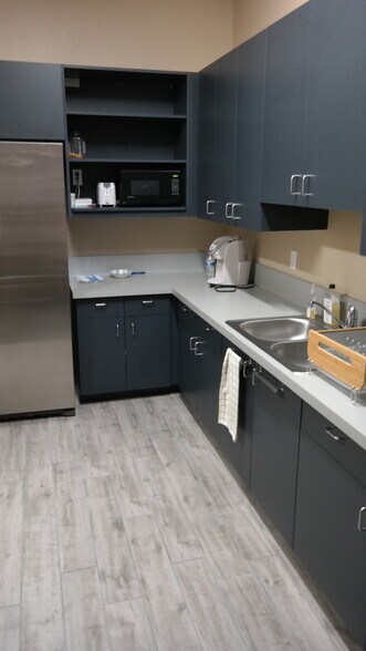 More Photos Of 11413 W Bernardo Ct, San Diego Office For Lease