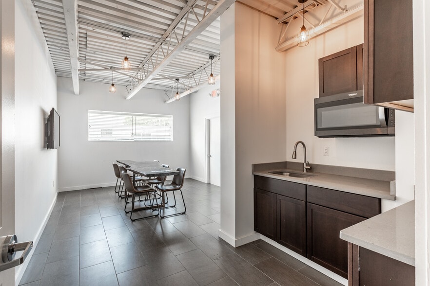 More Photos Of 800 Hilton Rd, Ferndale Loft Creative Space For Lease