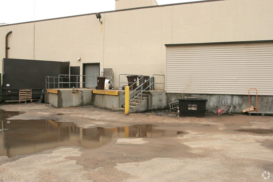 More Photos Of 400-416 E Main St, Middletown Unknown For Lease