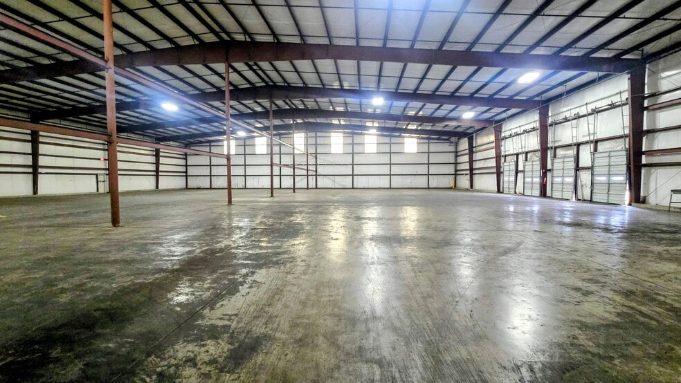 More Photos Of 113 Industrial Park Dr, Lincolnton Warehouse For Lease