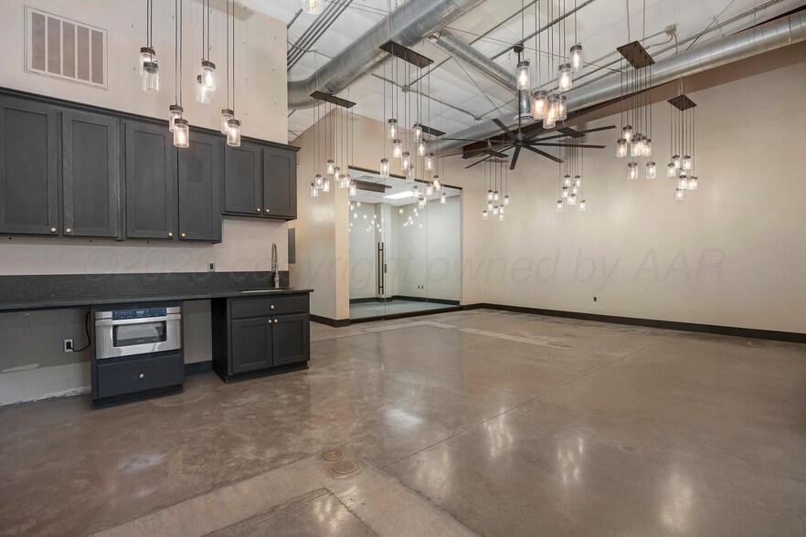 More Photos Of , Amarillo General Retail For Sale