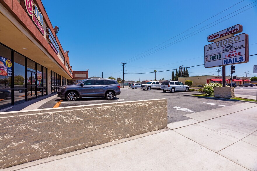 More Photos Of 14760-14772 Bellflower Blvd, Bellflower Unknown For Lease