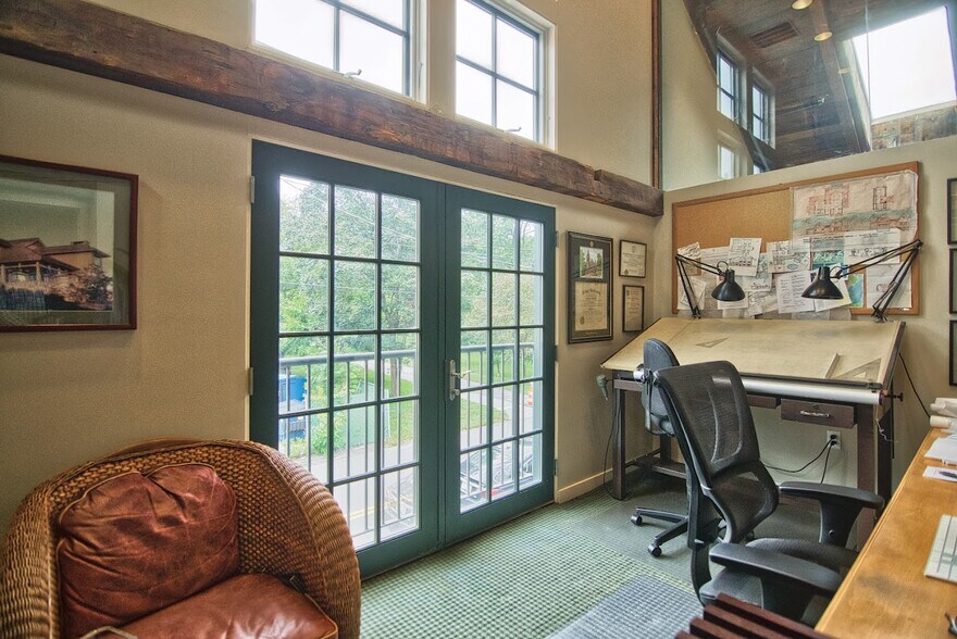 More Photos Of 3 Bow St, Lexington Coworking Space