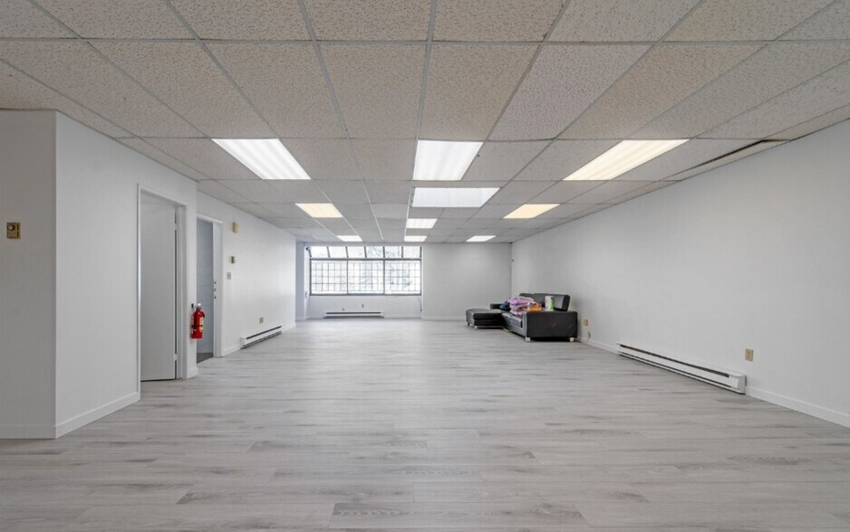 More Photos Of 7550 River Rd, Delta Service For Lease