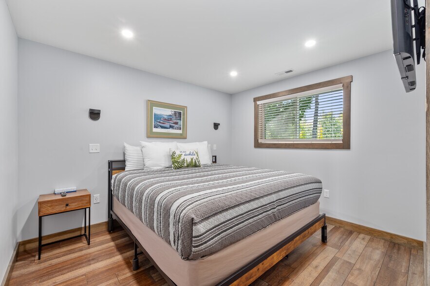 More Photos Of 291 Endicott St N, Laconia Hotel For Sale