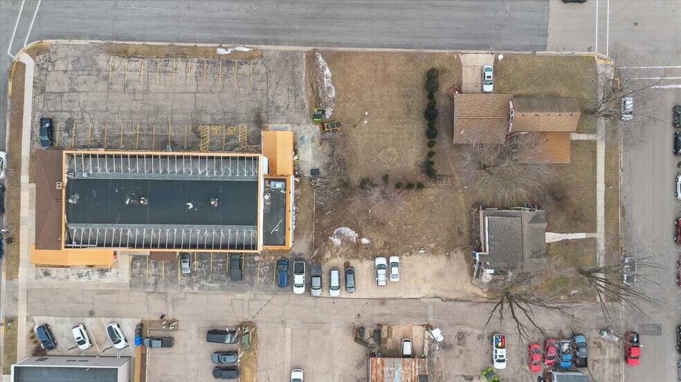 More Photos Of 107 Baker St, Waunakee Storefront Retail Office For Lease