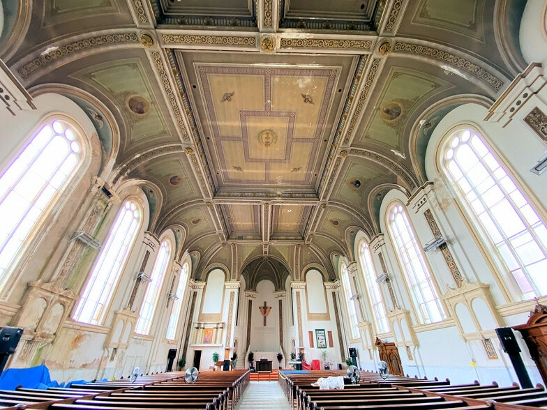 More Photos Of 947 Aisquith St, Baltimore Religious Facility For Sale