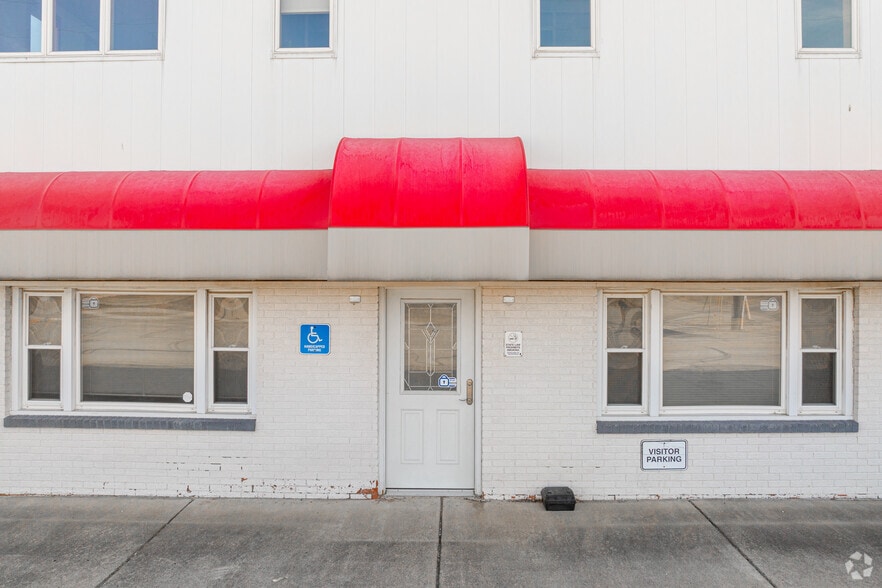 More Photos Of 310 Union St, Russiaville Warehouse For Lease