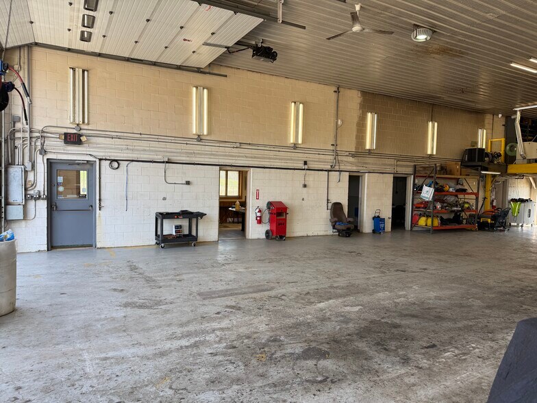 More Photos Of 4881 Pittsburgh Rd, Harrisville Light Distribution For Sale