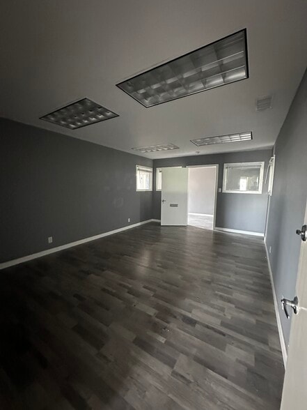 More Photos Of 650-660 E Manchester Blvd, Inglewood Storefront Retail Office For Lease