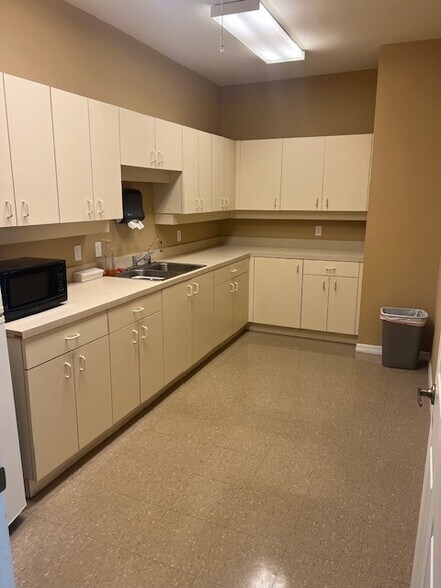 More Photos Of 12511 World Plaza Ln, Fort Myers Medical For Sale