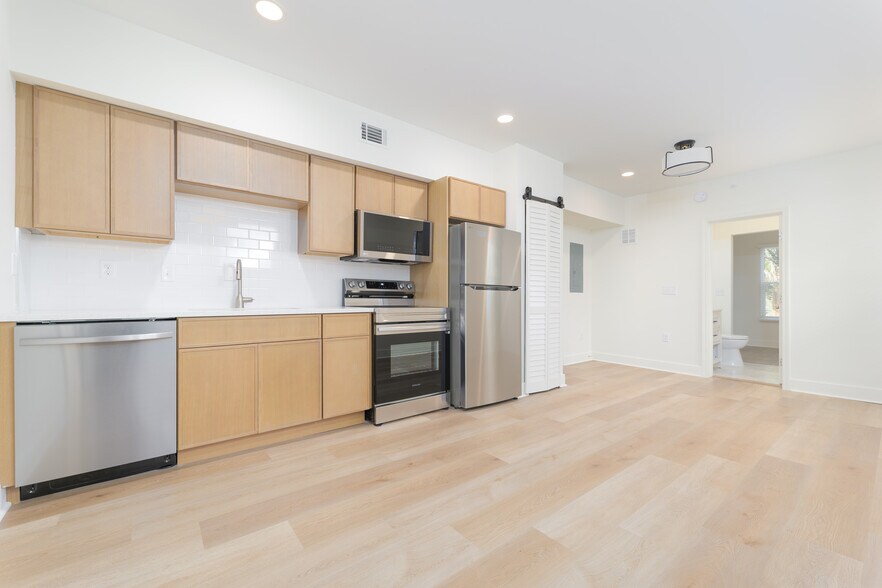 More Photos Of 1628 Walnut St, Jacksonville Multifamily For Sale