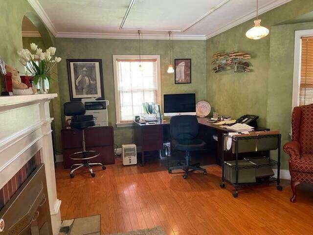 More Photos Of 1737 E Walnut St, Springfield Office Residential For Sale