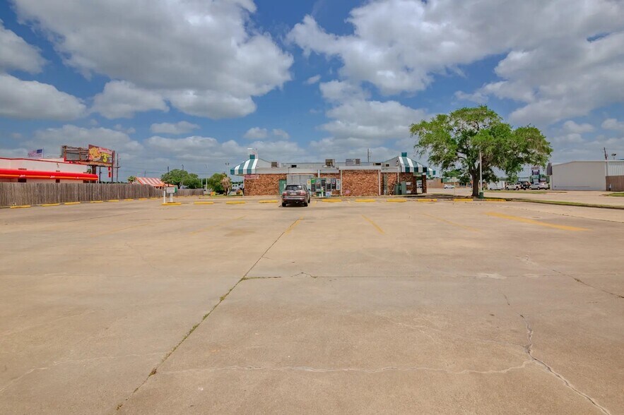 More Photos Of 4201 N Navarro St, Victoria Fast Food For Sale