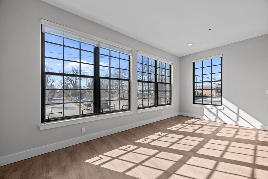 More Photos Of 315 Haywood Rd, Asheville Storefront Retail Residential For Sale