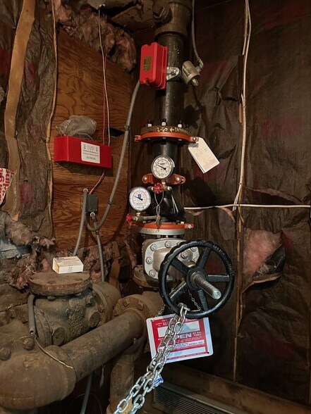 More Photos Of 124 Sheridan Ave, Albany Manufacturing For Sale