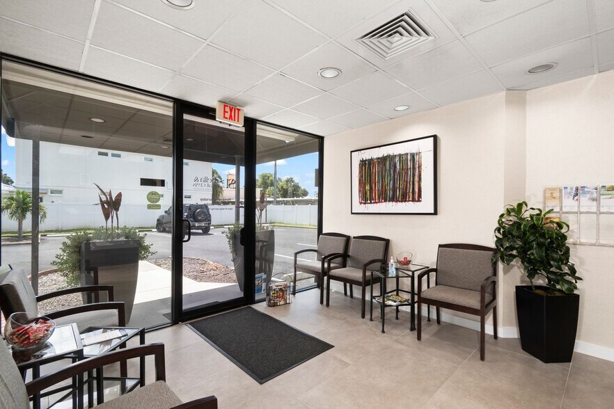 More Photos Of 2501 S Tamiami Trl, Sarasota Office For Sale