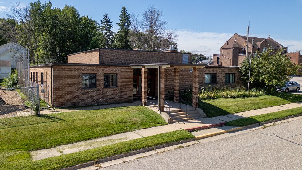 Primary Photo Of 223 E 5th St, Zumbrota Schools For Sale