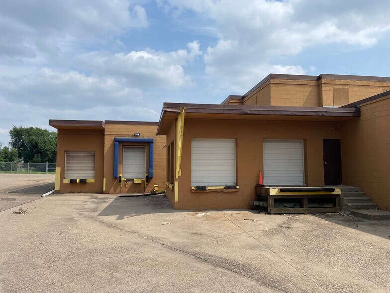 More Photos Of 323 NE Pierce St, Minneapolis Industrial For Sale