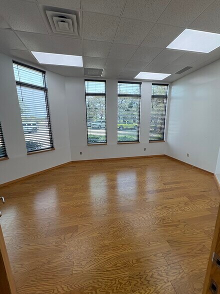 More Photos Of 2702 N Loop 1604 E, San Antonio Office For Lease