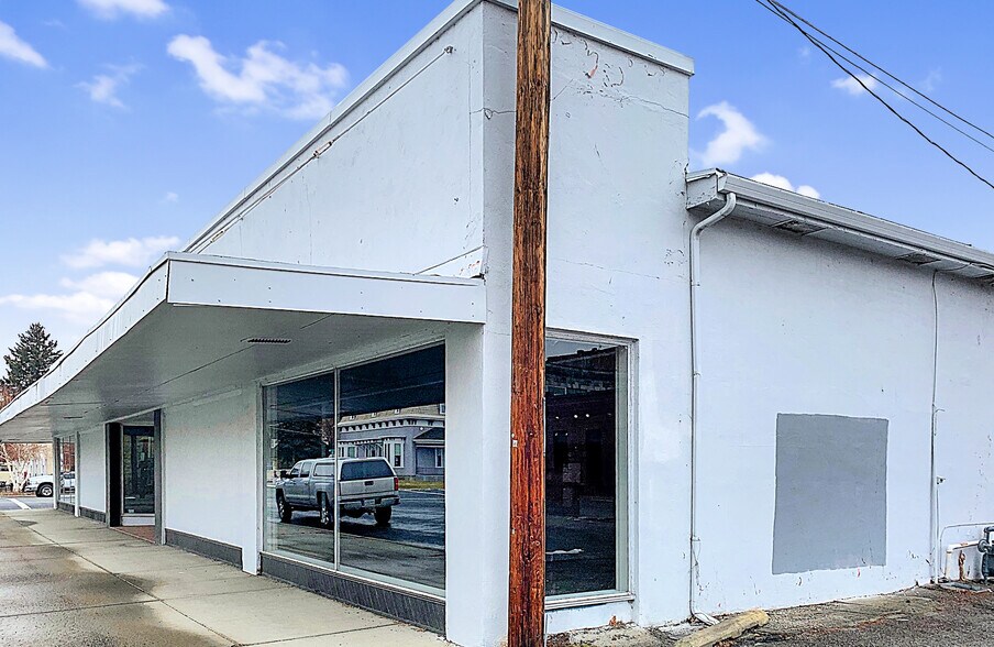 More Photos Of 2090 Court Ave, Baker City Freestanding For Lease
