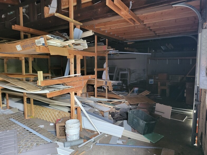 More Photos Of 45 Oakland Ave, Harrison Warehouse For Lease