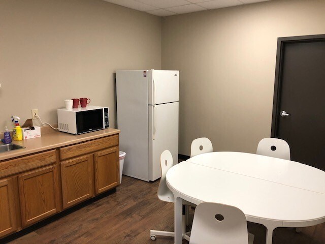 More Photos Of 1000 Taylor Station Rd, Gahanna Light Distribution For Lease