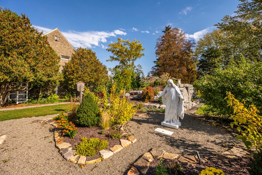 More Photos Of 94 Shoshone st, Buffalo Religious Facility For Sale