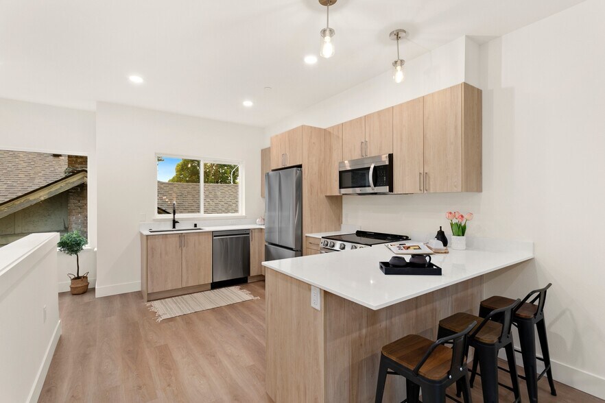 More Photos Of 117 Wells Ave S, Renton Apartments For Sale