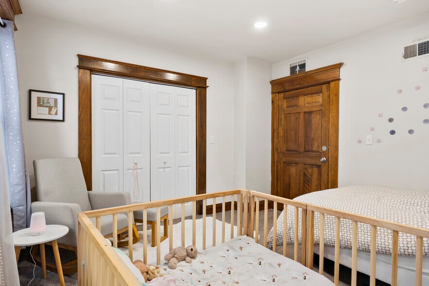 More Photos Of 82 N Pearl St, Albany Apartments For Sale