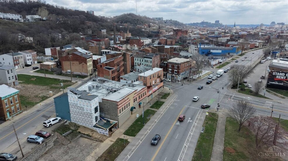More Photos Of 2108 Central Pky, Cincinnati Loft Creative Space For Sale