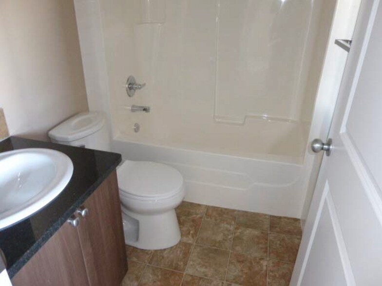 More Photos Of 248 Edwards Dr SW, Edmonton Apartments For Sale