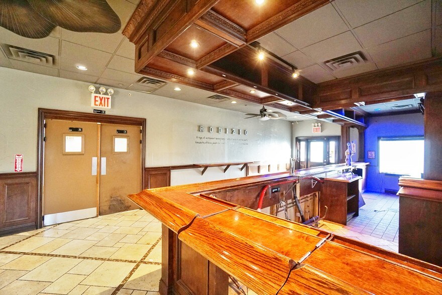 More Photos Of 35 Androvette St, Staten Island Storefront Retail Residential For Lease