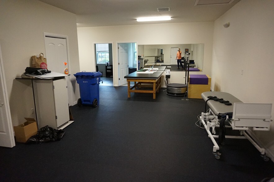 More Photos Of 7008 N Himes Ave, Tampa Office For Lease