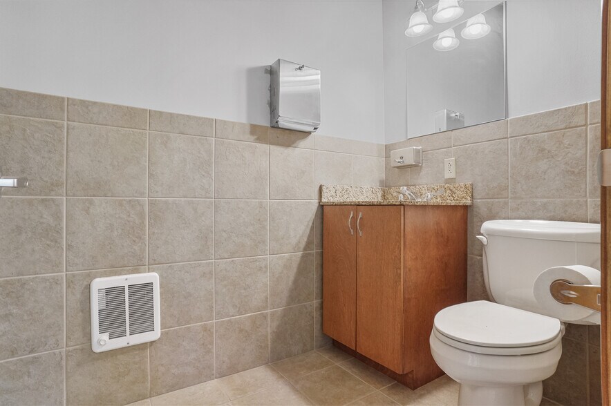 More Photos Of 120 W Aurora Rd, Northfield Medical For Lease