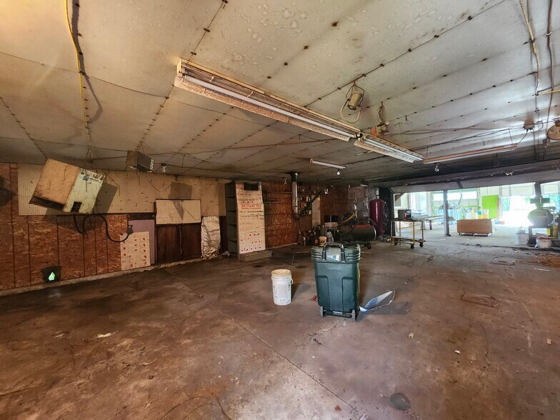 More Photos Of 17069 400th St, Leland Contractor Storage Yard For Sale