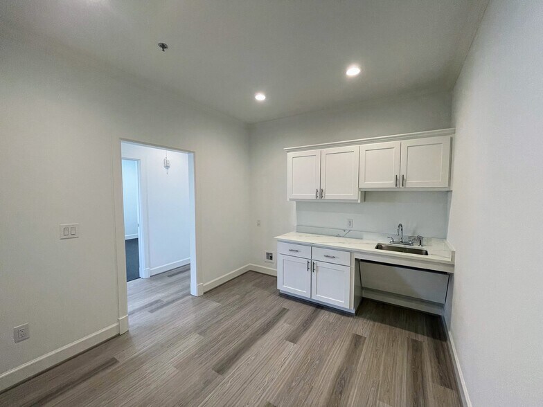 More Photos Of 400 Stonebrook Pky, Frisco Unknown For Lease