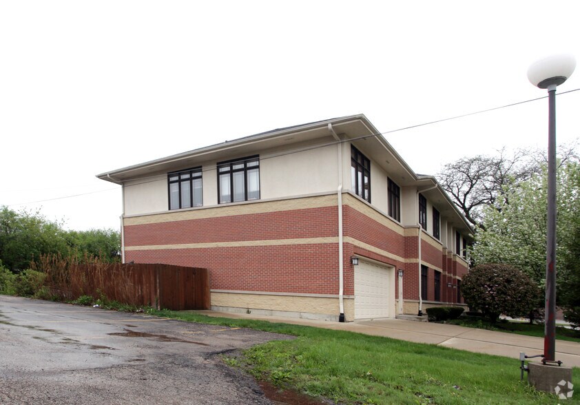 More Photos Of 5201 Walnut Ave, Downers Grove Office For Sale