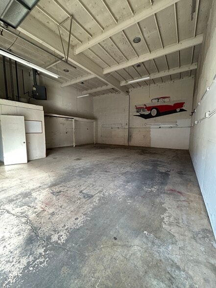 More Photos Of 781 Parker St, Santa Clara Industrial For Lease