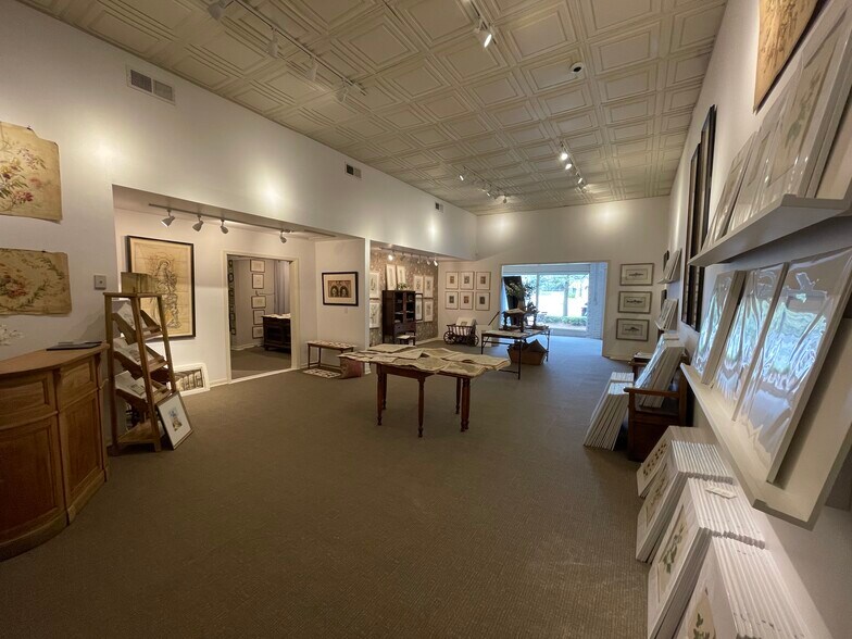 More Photos Of 1903 Cahaba Rd, Mountain Brook Storefront For Lease