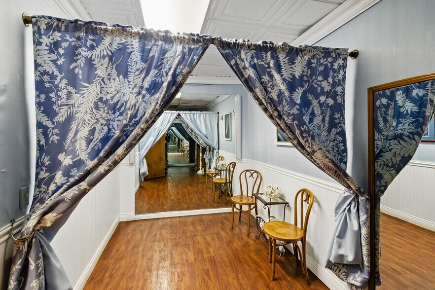 More Photos Of 4066 Broward Blvd, Fort Lauderdale Storefront Retail Office For Sale